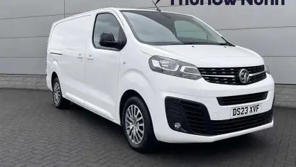 Used Vauxhall Vivaro 101 HP (74 kW) 2023 White MPV