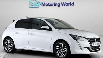Używany Peugeot 208 Allure 102 KM (75 kW) 2021 Biały Hatchback