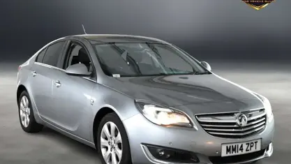 Used Vauxhall Insignia SRi 140 HP (102 kW) 2014 Silver Hatchback