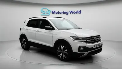 Second-hand VW T-Cross Black Edition 110 CP (80 kW) 2023 Alb SUV