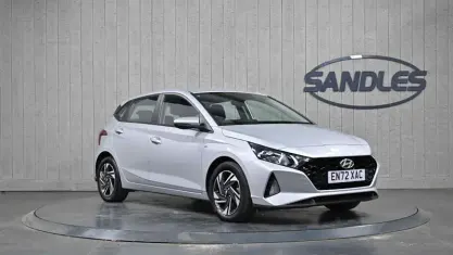Used Hyundai i20 SE 101 HP (74 kW) 2023 Grey Hatchback
