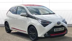 White Used 2018 Toyota Aygo x-press Hatchback | £8,337 (Fair price)