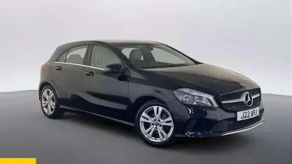 Begagnad Mercedes A180 Executive 109 HK (80 kW) 2017 Svart Halvkombi