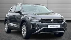Used 2025 VW T-Roc Style SUV | £28,290 (Fair price)