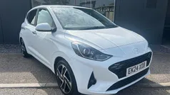 White Used 2023 Hyundai i10 Premium Hatchback | £14,995 (Fair price)