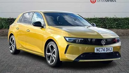 Used Vauxhall Astra S 131 HP (96 kW) 2025 Premium paint  two coat metallic  electric yello Hatchback