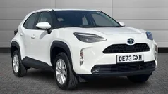 White Used 2023 Toyota Yaris Cross SUV | £21,395 (Fair price)
