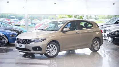 Used Fiat Tipo Easy Plus 120 HP (88 kW) 2017 Grey Hatchback