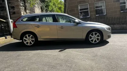 Usado Volvo V60 SE Lux 181 HP (133 kW) 2015 Carrinha