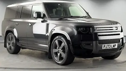 Usado Land Rover Defender S 300 CV (220 kW) 2023 Gris SUV