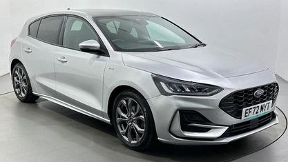 Begagnad Ford Focus ST-Line 125 HK (91 kW) 2022 Silver Halvkombi
