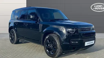 Used 2025 Land Rover Defender HSE Dynamic Estate | £69,995 (Fair price)