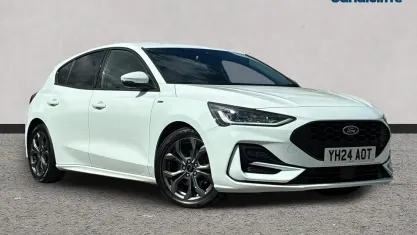 Used Ford Focus ST-Line 125 HP (91 kW) 2024 White Hatchback