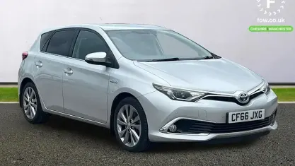 Usado Toyota Auris Hybrid 136 CV (100 kW) 2016 Plateado Utilitario