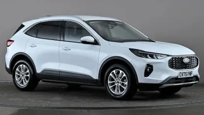 Usado Ford Kuga Titanium 150 CV (110 kW) 2025 Blanco SUV