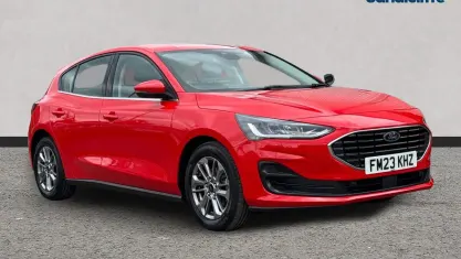 Used Ford Focus Titanium 125 HP (91 kW) 2023 Red Hatchback