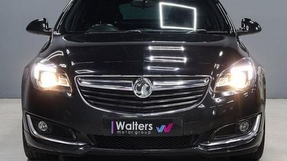 Second-hand Vauxhall Insignia SRi 140 CP (102 kW) 2015 Negru Hatchback