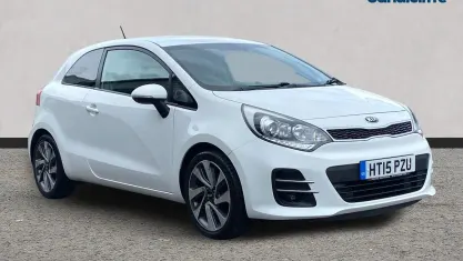 Used Kia Rio 107 HP (78 kW) 2015 White Hatchback
