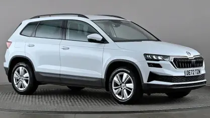 Używany Skoda Karoq SE Drive 150 KM (110 kW) 2023 Biały SUV
