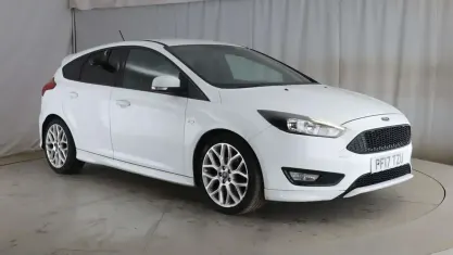 Usado Ford Focus ST-Line 125 HP (91 kW) 2016 Branco Citadino