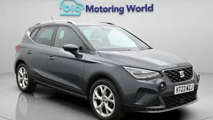Begagnad Seat Arona FR 110 HK (80 kW) 2023 Grå SUV