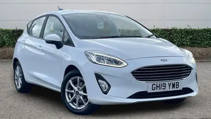 Usado Ford Fiesta Zetec 86 HP (63 kW) 2019 Branco Citadino