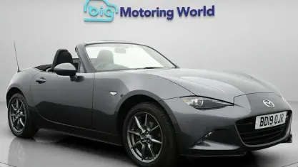 Usado Mazda MX5 132 HP (97 kW) 2019 Cinzento Cabrios