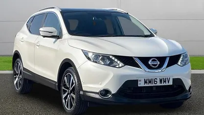 Used Nissan Qashqai Tekna 116 HP (85 kW) 2016 White SUV