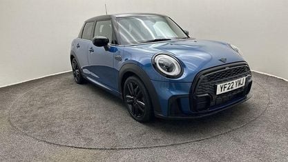 Usado Mini Cooper Hatch 136 HP (100 kW) 2022 Azul Citadino