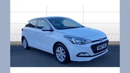 White Used 2018 Hyundai i20 SE Hatchback | £8,540 (Fair price)