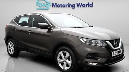 Używany Nissan Qashqai Acenta Premium 116 KM (85 kW) 2019 Brązowy SUV