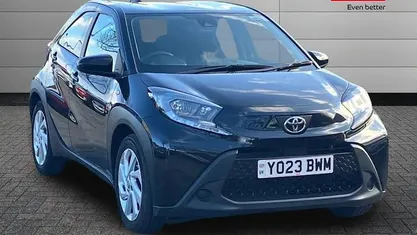 Used Toyota Aygo X PURE 72 HP (52 kW) 2025 SUV