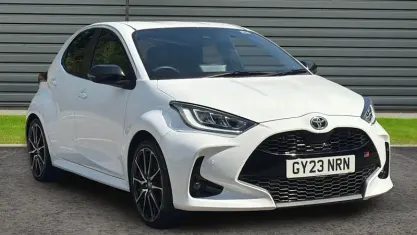 Used Toyota Yaris Sport 116 HP (85 kW) 2023 White Hatchback