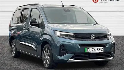 Used Vauxhall Combo Ultimate 100 kW (136 HP) 2024 Blue Estate