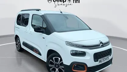 Used Citroën Berlingo XTR 131 HP (96 kW) 2021 White MPV