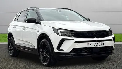 Used Vauxhall Grandland X GS Line 131 HP (96 kW) 2022 White SUV