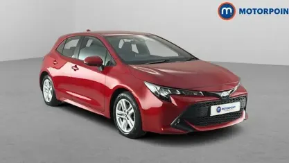 Used Toyota Corolla 122 HP (89 kW) 2022 Red Hatchback