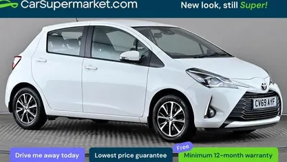 Used Toyota Yaris 111 HP (81 kW) 2019 White Hatchback