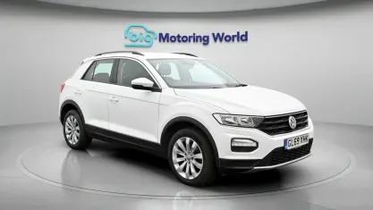 Używany VW T-Roc SE 116 KM (85 kW) 2019 Biały SUV