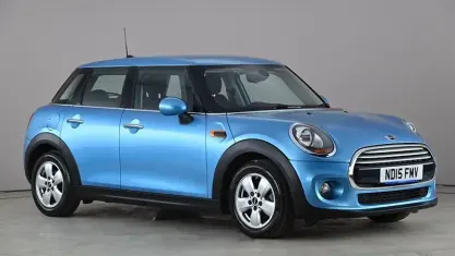 Begagnad Mini Cooper Hatch 136 HK (100 kW) 2017 Halvkombi