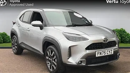 Used 2025 Toyota Yaris Hybrid Estate | £29,991 (Fair price)