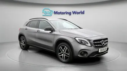 Second-hand Mercedes GLA180 Urban 122 CP (89 kW) 2019 Gri SUV