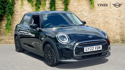 Used Mini Cooper Classic 136 HP (100 kW) 2022 Black Hatchback