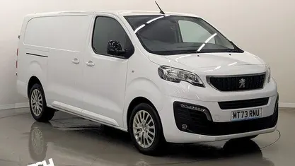 White Used 2023 Peugeot Expert Premium Van | £15,999 (Fair price)
