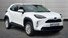 Pure white Used 2023 Toyota Yaris Cross SUV | £20,995 (Fair price)