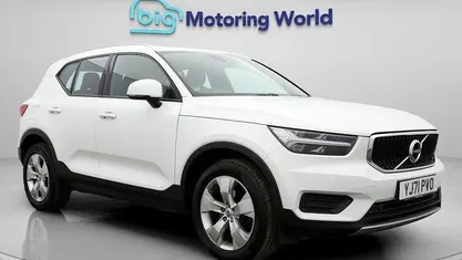 Used Volvo XC40 Momentum 163 HP (119 kW) 2021 White SUV