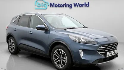 Usado Ford Kuga Titanium 120 HP (88 kW) 2021 Azul SUV