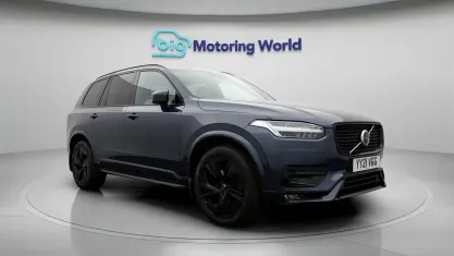 Usado Volvo XC90 R-Design 235 CV (172 kW) 2021 Azul SUV