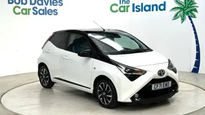 Used Toyota Aygo Trend 72 HP (52 kW) 2021 White Hatchback