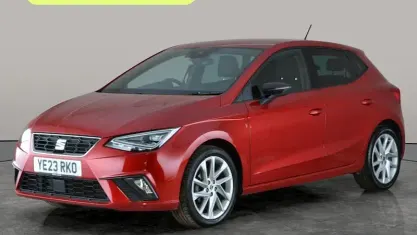 Begagnad Seat Ibiza FR 80 HK (58 kW) 2023 Röd Halvkombi